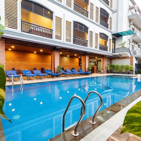 Blanc Smith Hotel Siem Reap Bagian luar foto