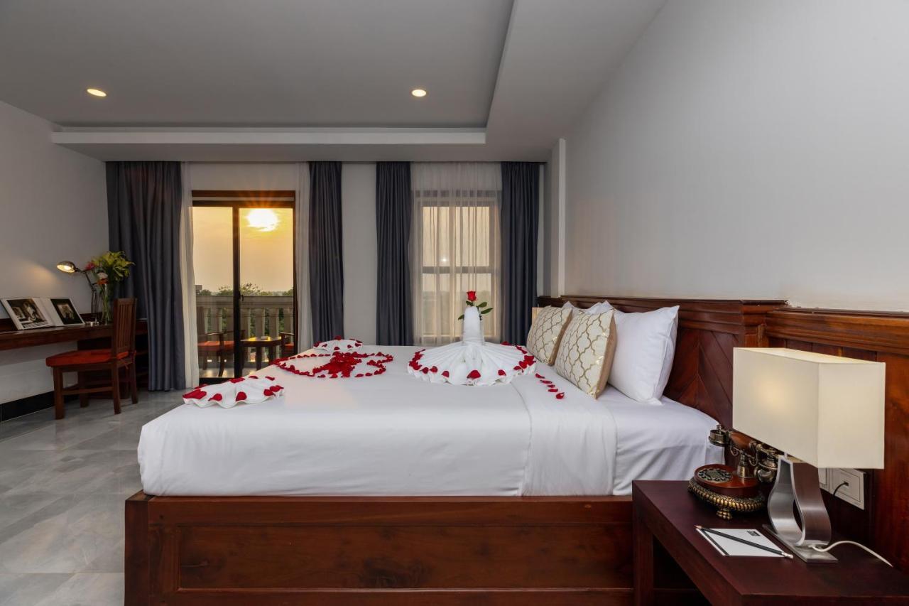 Blanc Smith Hotel Siem Reap Bagian luar foto