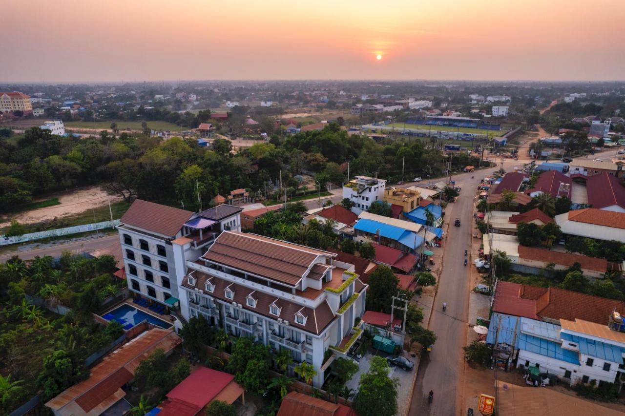 Blanc Smith Hotel Siem Reap Bagian luar foto