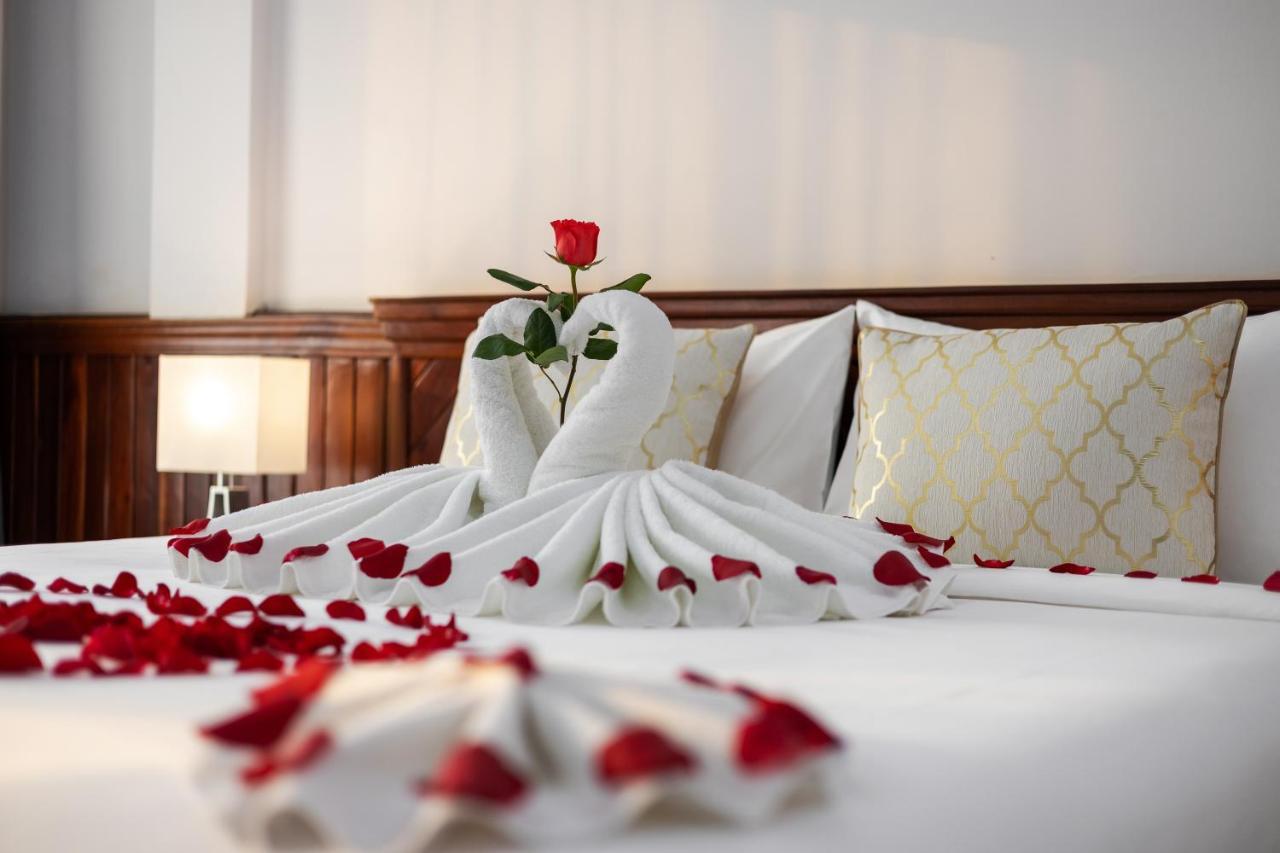 Blanc Smith Hotel Siem Reap Bagian luar foto