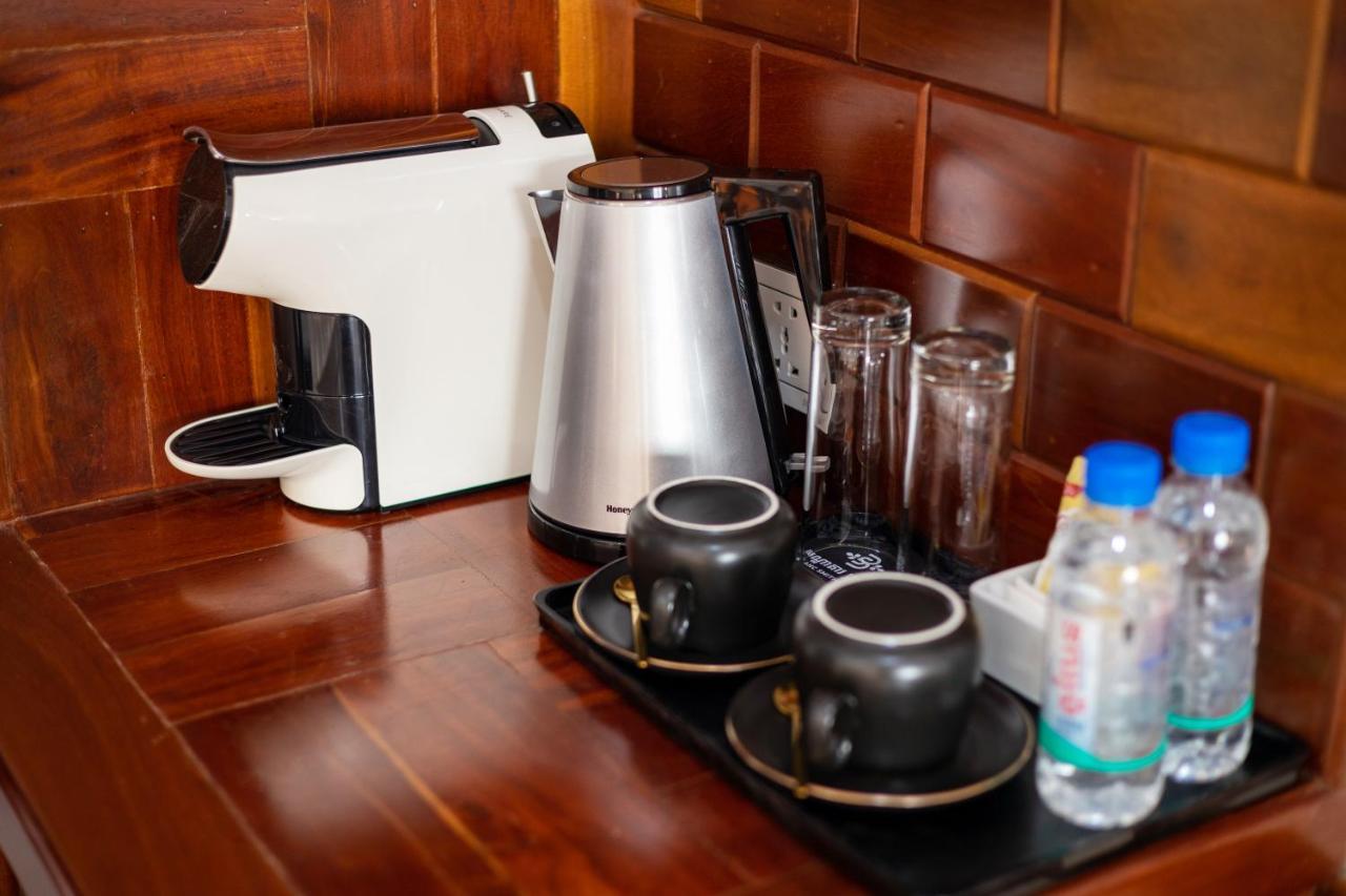 Blanc Smith Hotel Siem Reap Bagian luar foto