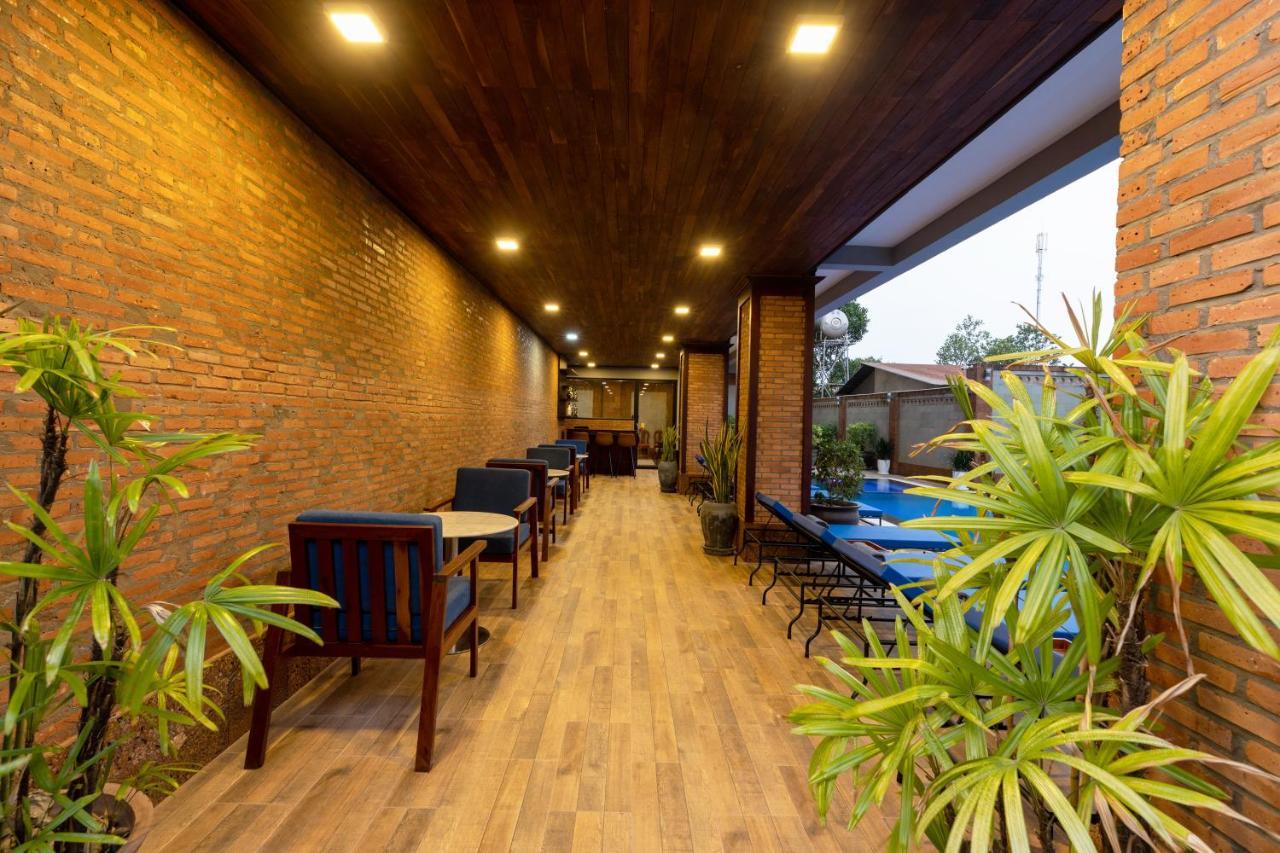 Blanc Smith Hotel Siem Reap Bagian luar foto
