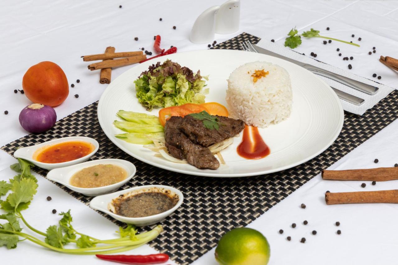 Blanc Smith Hotel Siem Reap Bagian luar foto