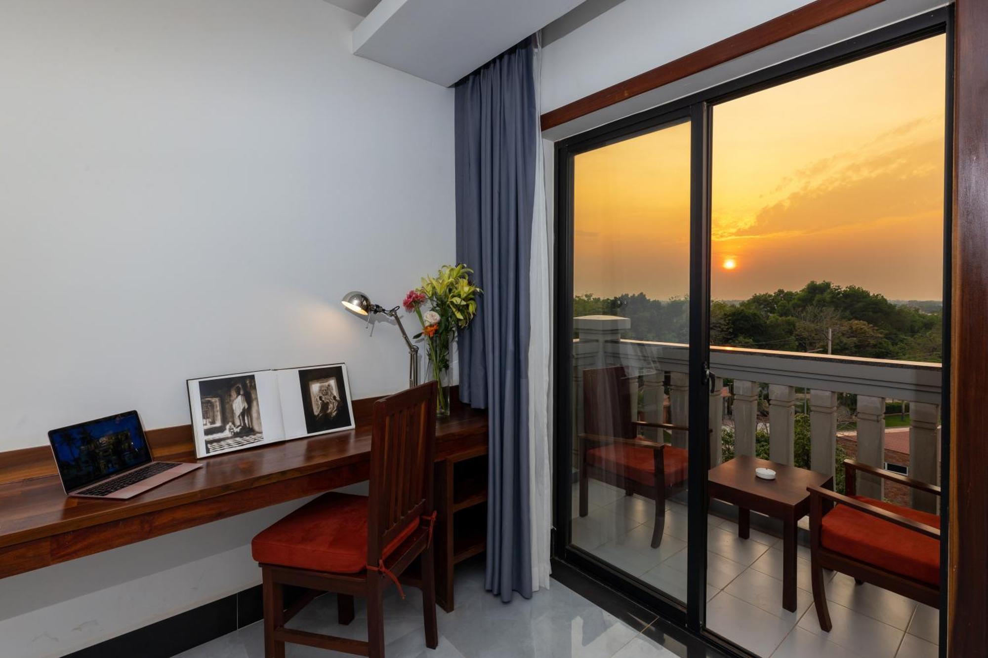 Blanc Smith Hotel Siem Reap Bagian luar foto